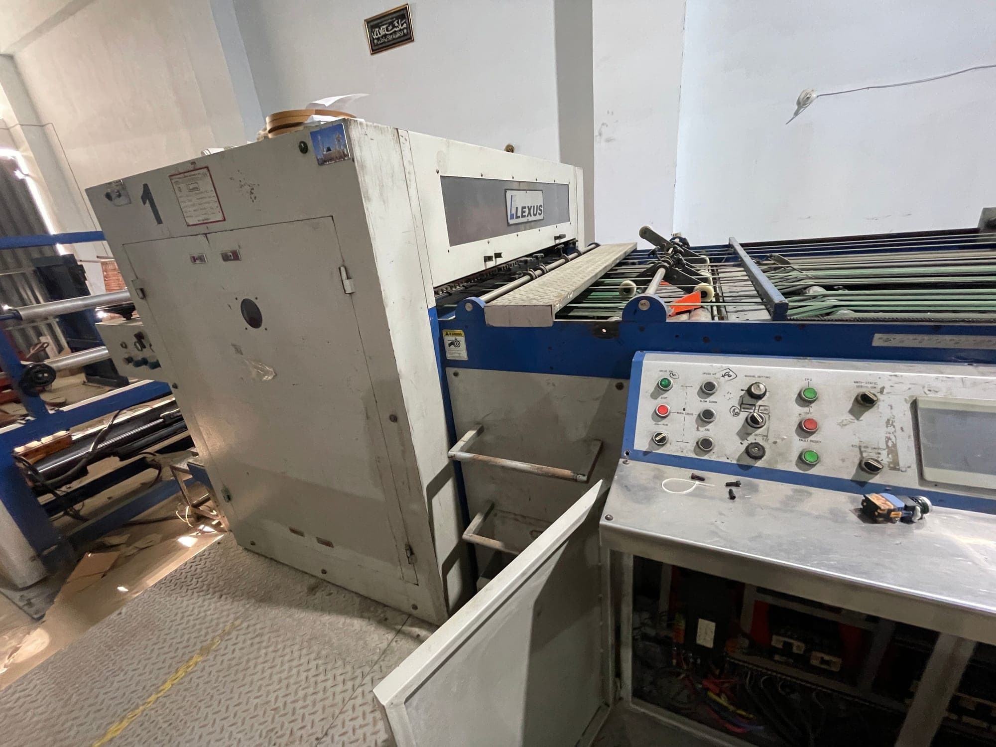 Cabinet door wiring — operator-control circuits and indicator lamps.